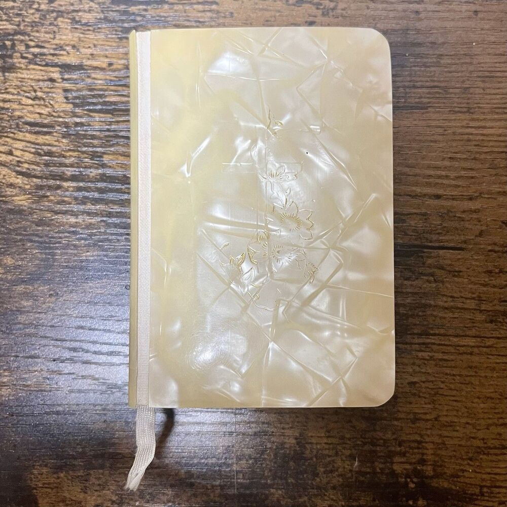 Catholic Mother of Pearl Marian Sunday Missal Bridal Edition 1955 Prayer Book